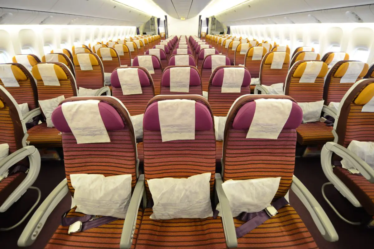 Where Are An Aircraft's Safest Seats [Flight Tips] (1)